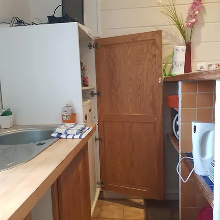 T2 Tres Bien Place A 2mns Des Plages